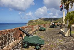 Forte di Oranjestad Sint Eustatius (Paesi Bassi dei Caraibi) - La storia è risaputo, quando si è trattato di saccheggiare ed effettuare rappresaglie in favore della conquista di ...