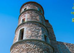 Fortezza Grimaud, il Castello dei Grimaldi in Costa Azzurra. Francia  - © Marek R. Swadzba / Shutterstock.com