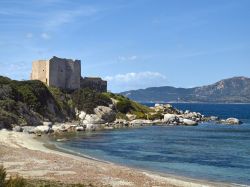 La Fortezza Vecchia di Villasimius: la località si trova nei pressi di Capo Carbonara, In Sardegna - © Shutterschock / Shutterstock.com