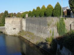 Fortificazioni a Mezieres, la città della regione  Champagne-Ardenne Pays in Francia - © MOSSOT- CC BY-SA 3.0 - Wikimedia Commons.