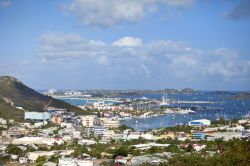 La baia di Marigot, nella parte francese di Saint Martin - © John Wollwerth / Shutterstock.com