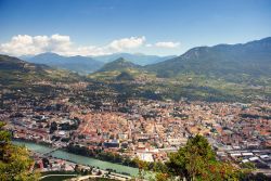 Fotografia aerea di Trento - Capoluogo dell'omonima ...