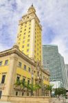 Freedom Tower, Miami: si trova in Biscayne Boulevard ed è attualmente la sede del Miami Dade College Museum & Galleries of Art/Design, oltre ad avere una forte valenza simbolica per ...