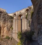 La gola del Rio Trejo, a Setenil de las Bodegas, nella parte occidentale dell'Andalusia - © liquid studios / Shutterstock.com