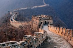 La Grande Muraglia Cinese a nord di Pechino - Iniziata a costruire nel III secolo a.C. per volere dell'imperatore Qin Shi Huang (lo stesso a cui si deve l'esercito di terracotta), la ...