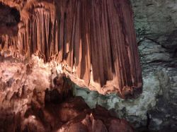 Grotte di Castelcivita Cilento Campania - © Flautomagico25 - CC BY-SA 4.0, Wikipedia