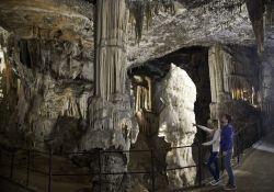 Grotte di Postumia (Postojna) il Brillante, la concrezione calcarea che si trova nel complesso ipogeo più inportante della Slovenia, uno dei più famosi del mondo - Cortesia foto ...