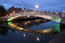 Ha'penny Bridge, Dublino