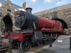 L'Hogwarts Express agli Universal Studios di Orlando, Florida - Particolare dell'Hogwarts Express, il treno a vapore che porta gli studenti dalla stazione di King's Cross a Londra ...
