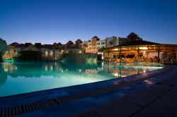 Un hotel di lusso a Hurghada, nel Mar Rosso dell'Egitto - © Nykonchuk Oleksii / Shutterstock.com