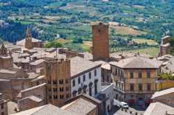 I tetti e le torri del centro storico di Orvieto in Umbria - © Mi.Ti. / shutterstock.com