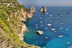 I Faraglioni di Capri visti dai giardini di Augusto