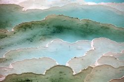 I colori di Pamukkale, le magiche sorgenti termali della Turchia - © wjarek / Shutterstock.com