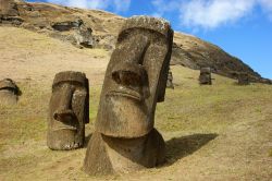 I "testoni" di Rapa Nui ovvero le magiche sculture dei Moai dell'isola di Pasquain Cile - © niall dunne / Shutterstock.com
