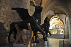 Il Grifone e il Leone sono i simboli Perugia e si trovano dentro al Palazzo dei Priori