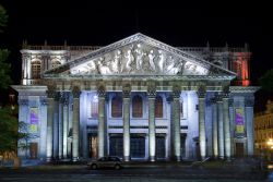 Teatro Storico di Guadalajara: originariamente chiamato Teatro Alarcón, ha cambiato il proprio nome a favore di José Santos Degollad, ex-governatore dello Stato di Jalisco.
Fu ...