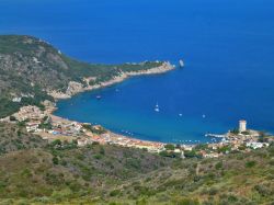 Il golfo di Giglio Campese visto da Giglio Castello