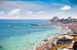 Il mare di Costanza in Romania, fotografato durante la stagione balneare- © Aleksandar Todorovic / Shutterstock.com