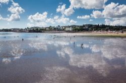 Scorcio panoramico su Torquay, Inghilterra - Il clima temperato, più mite rispetto al resto del paese, è fortemente influenzato dalla presenza del mare su cui si affaccia la città ...