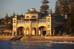 Il pavillion di Cottesloe Beach a Perth, Australia. 76030852