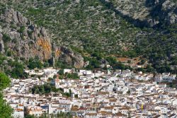 Il villaggio di Ubrique in Spagna uno dei Pueblos Andalusia - © gkuna / Shutterstock.com