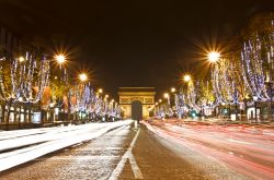 Illuminazioni di Natale lungo gli Champs Elysees ...