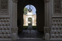 L'ngresso del Palazzo dei Diamanti, uno dei ...