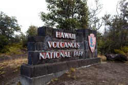 Isola di Hawaii, arcipelago delle Hawaii: l'ingresso al Parco Nazionale dei Vulcani delle Hawaii, inaugurato nel 1916 e dichiarato Patrimonio dell'Umanità nel 1987. Intorno ai ...