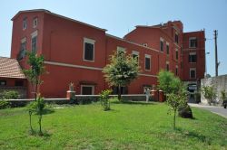 Ingresso della Solfatara di Pozzuoli: il palazzo della biglietteria