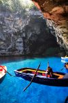 Ingresso della famosa grotta di Melissani a Cefalonia, ...