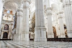 Interno Cattedrale di Granada Andalusia Spagna - © Barone Firenze / Shutterstock.com