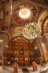 L'interno riccamente decorato della Cattedrale ortodossa di Timisoara, in Romania  - © Sandra Kemppainen / Shutterstock.com