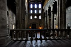 Interno romanico della chiesa di  Santa ...