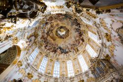 Interno Weiskirche chiesa barocca Steingaden Baviera - © Piith Hant / Shutterstock.com