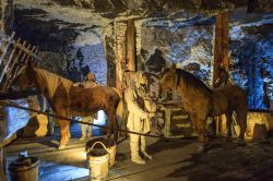 I minatori delle cave di sale di Wieliczka nel corso degli anni hanno creato delle vere e proprie opere d'arte, all'interno della miniera, Patrimonio UNESCO della Polonia - © Nightman1965 ...