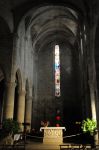 L’altare all’interno della chiesa parrocchiale è un sarcofago in marmo bianco su cui sono rappresentate scene del passaggio del Mar Rosso