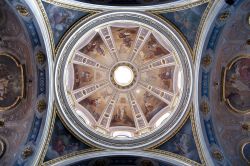 Interno della cupola del Duomo di Vigevano (MI) - © Stefano Panzeri / Shutterstock.com