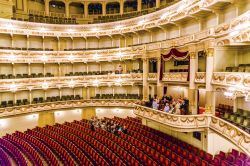 Interno del teatro della Semper Opera di Dresda ...