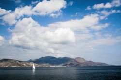 Isola di Egina vicino Peloponneso:siamo nel Golfo Saronico della Grecia - © Nguyen Thai / Shutterstock.com