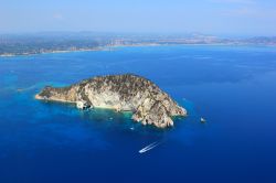 Isola delle tartarughe si trova nei pressi di ...