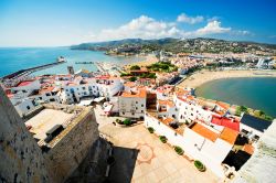 Istmo di Peniscola, fotografato con obiettivo super grandangolo dal Castello di Papa Luna in Spagna - © Alexander Tihonov / Shutterstock.com