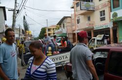 La vitalità della cittadina di Jarabacoa si esprime in ogni momento della giornata, soprattutto al mattino quando il centro si riempie di gente.
