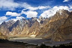 Karakorum highway Pakistan, lungo le magiche strade di montagna nel nord del paese - © Anthon Jackson / Shutterstock.com