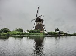 Kinderdijk, mulino a vento (Olanda).
