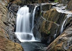 Klong Nonsi waterfall: la bella cascata si trova sull'sola di Kho Chang, in Thailandia - © maleevsw / Shutterstock.com