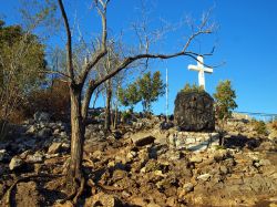 Krizevac, Mediugorie: la collina del percorso della Via Crucis e delle apparizioni della Madoona (Podbro) - © Parys Ryszard / Shutterstock.com