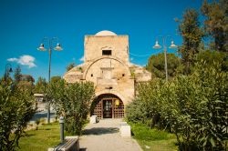 Kumarcilar Khan a Nicosia, uno dei caravanserragli di Cipro nord - © Magicmood / Shutterstock.com