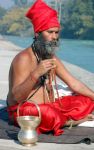 Festival Kumbh Mela in india: un Sadhu durante la meditazione - Foto di Giulio Badini / I Viaggi di Maurizio Levi