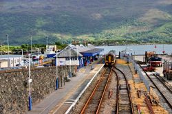 Kyle of Lochalsh, l'arrivo della linea ferroviaria che proviene da Inverness, scozia - © Nicholas Peter Gavin Davies  / Shutterstock.com.