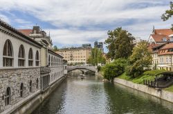 La Ljubljanica e' il fiume che scorre nella capitale della Slovenia, Lubiana (Ljubljana) - © Kiev.Victor / Shutterstock.com 